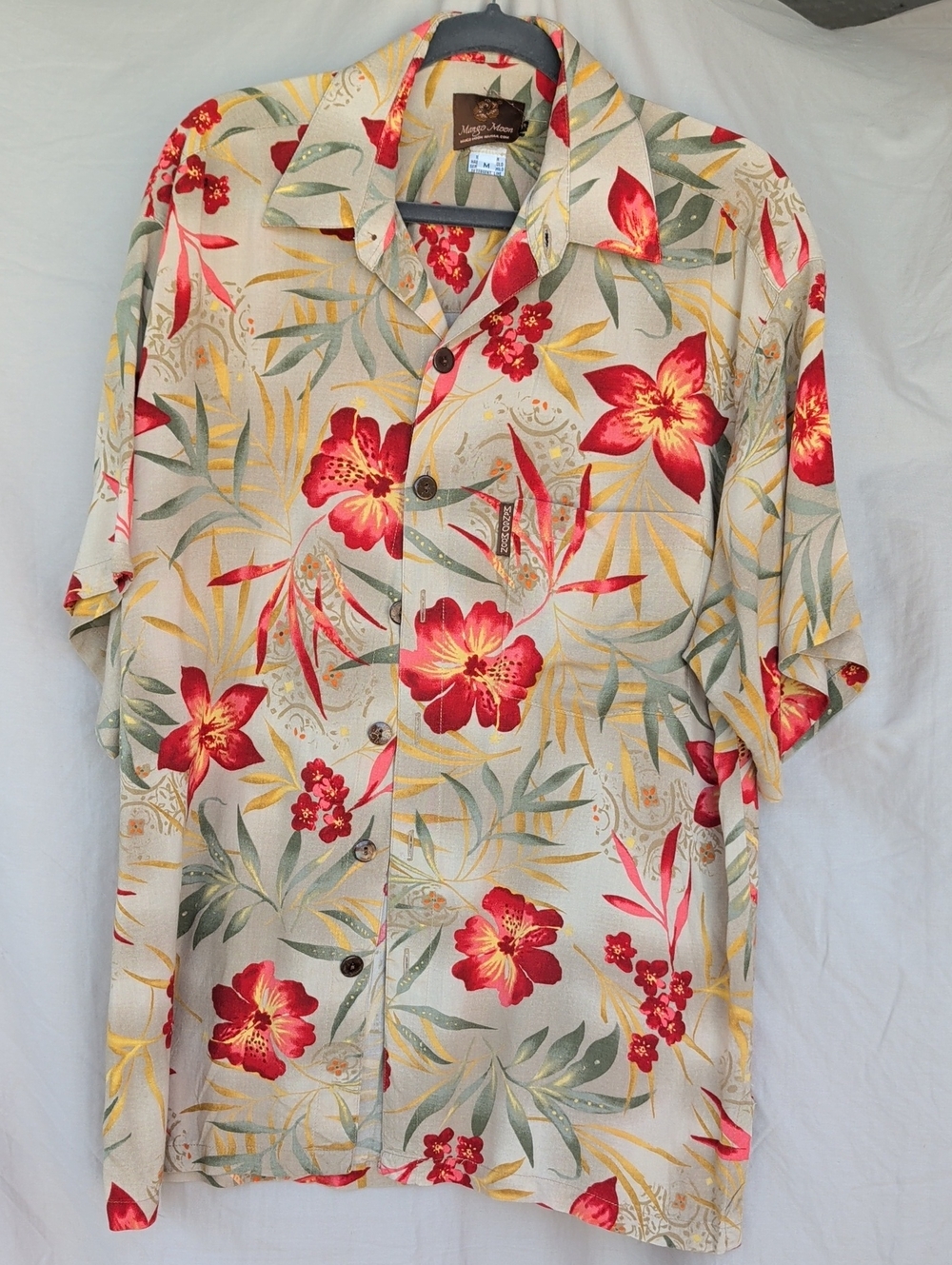 Mango Beige Short-Sleeve Hawaiian Shirt with Red Floral Print Resort Coastal